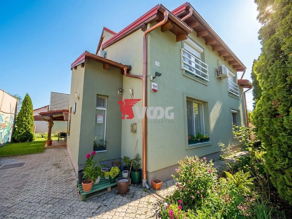 Casă individuală cu 4 dormitoare|apartament separat|Zona Ronat