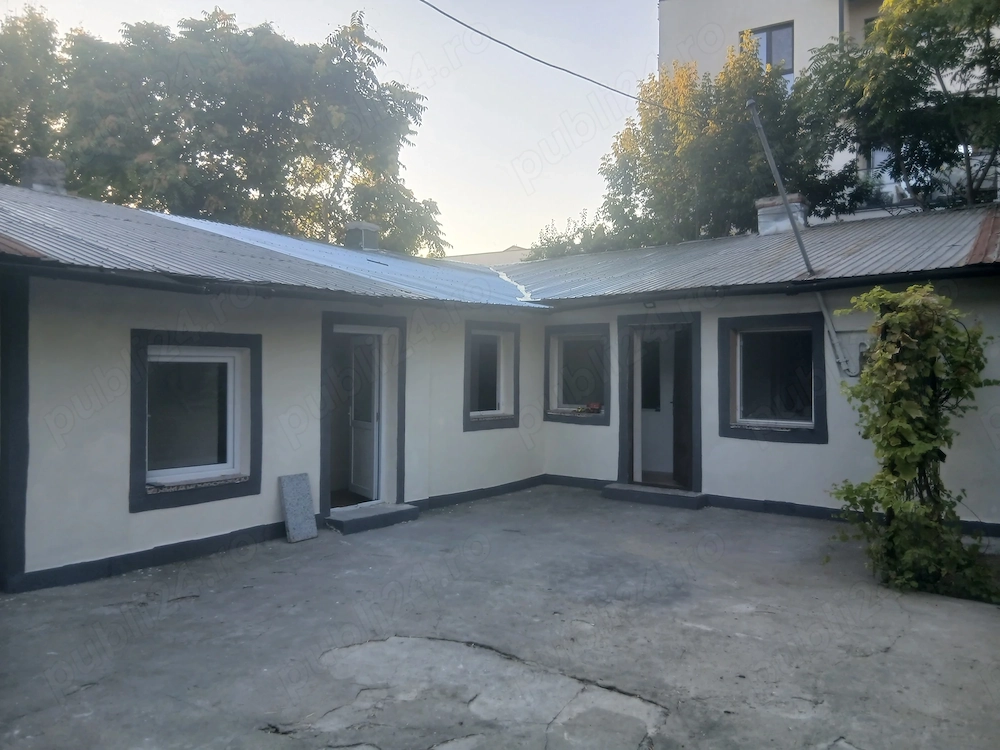 Casa de închiriat la curte singur 