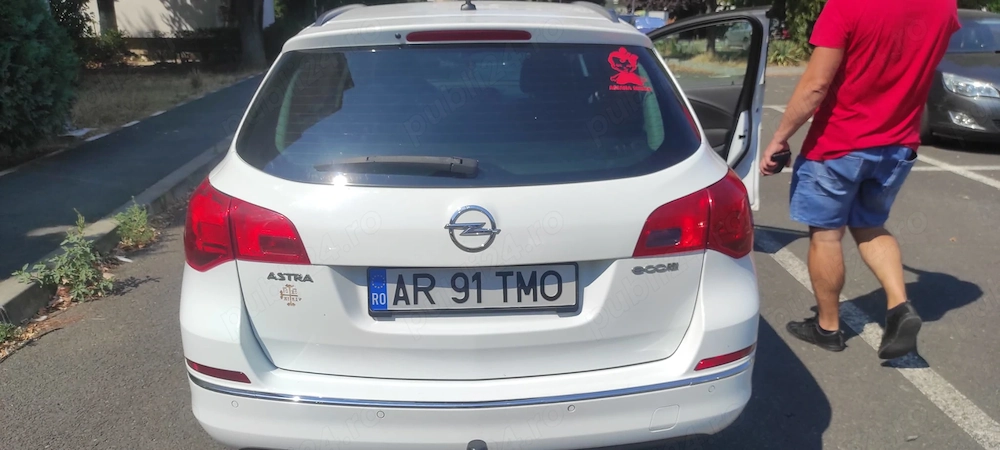 Vând Opel astra j 