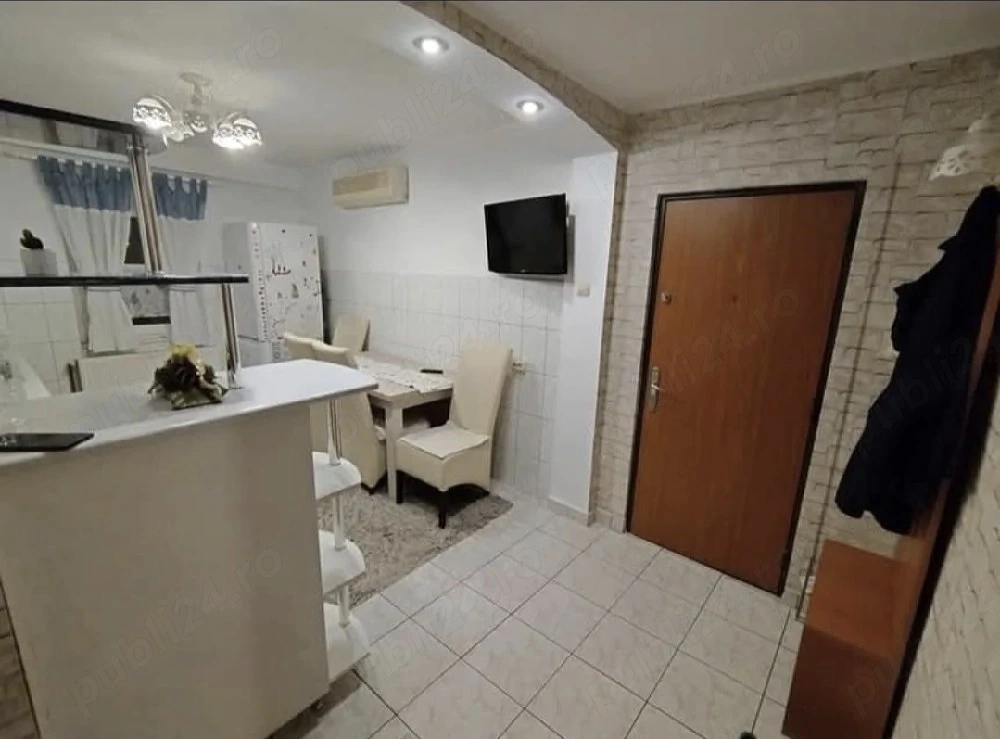 Inchiriez ap cu 3 camere in Lunca