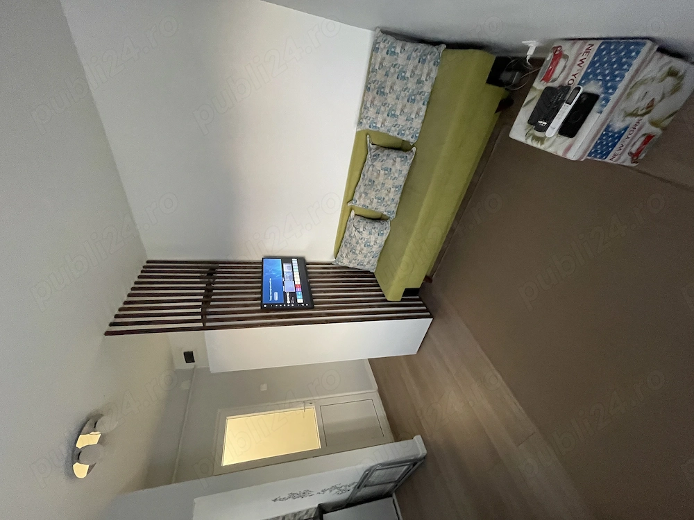 Vând garsonieră renovată 