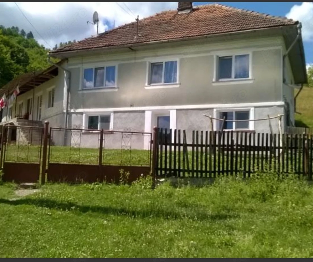 Casa la tara în zona frumoasa si linistita 