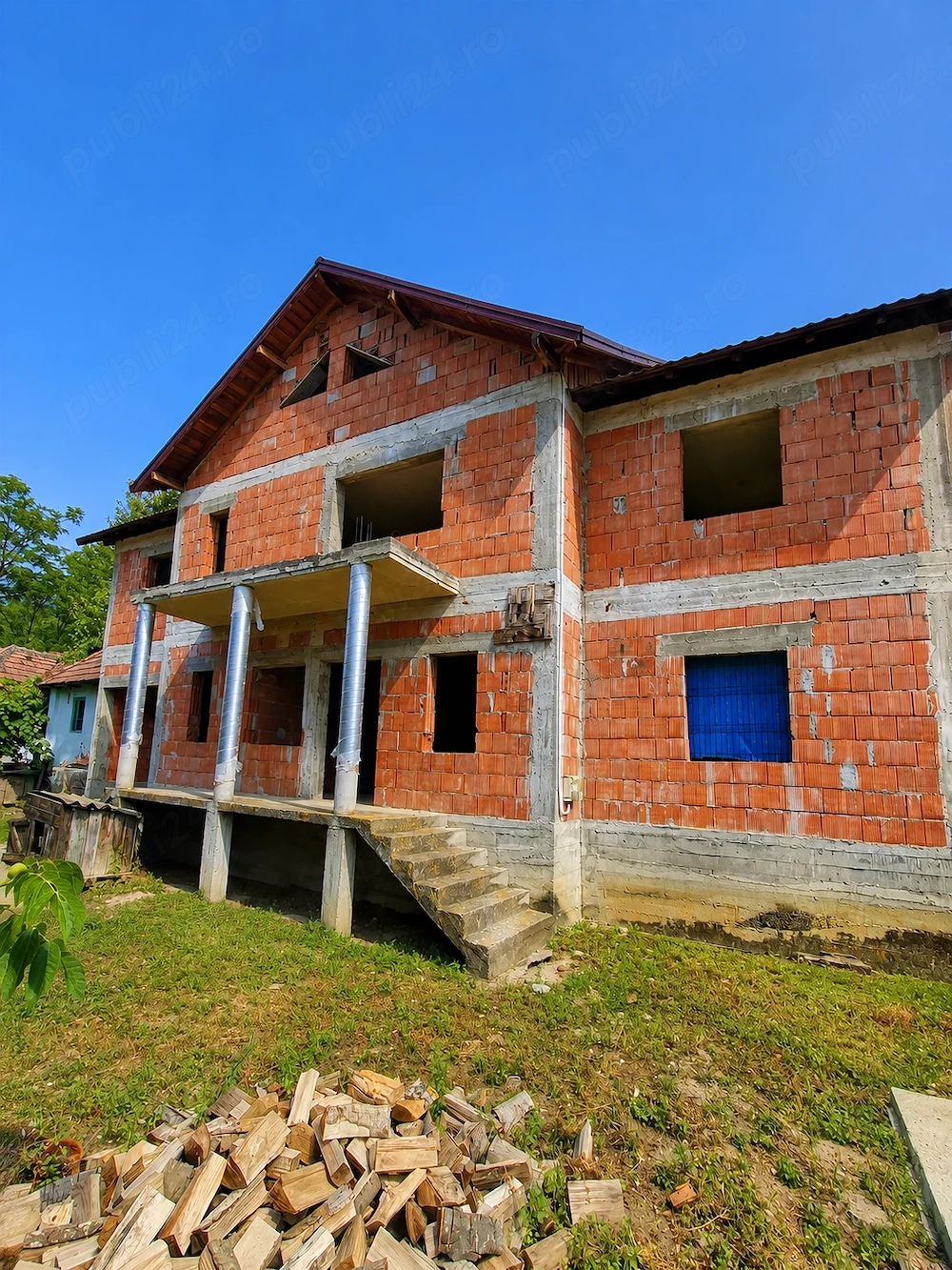 Casă P+1 cu 1.294 mp teren, Structură finalizată, Sat Cioboți, Olanu, Vâlcea