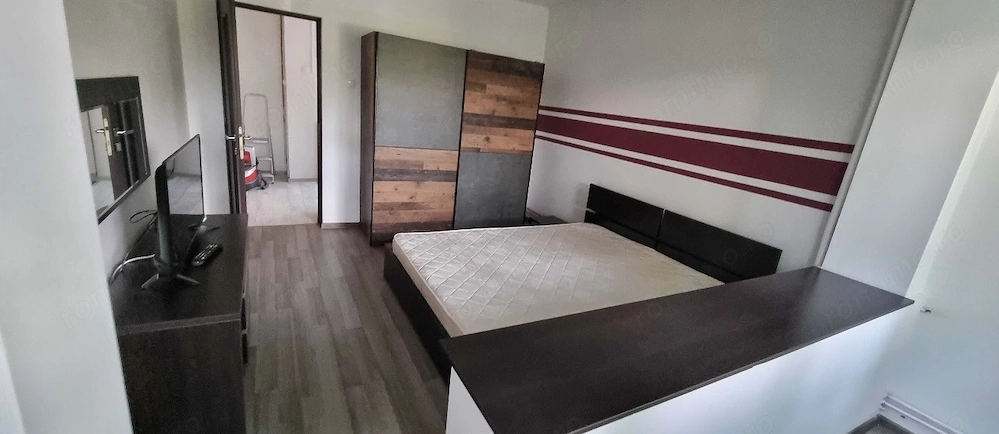 Apartament 2 Camere Decomandat Etaj 1 Centrala Proprie Zona Complexul Studențesc 