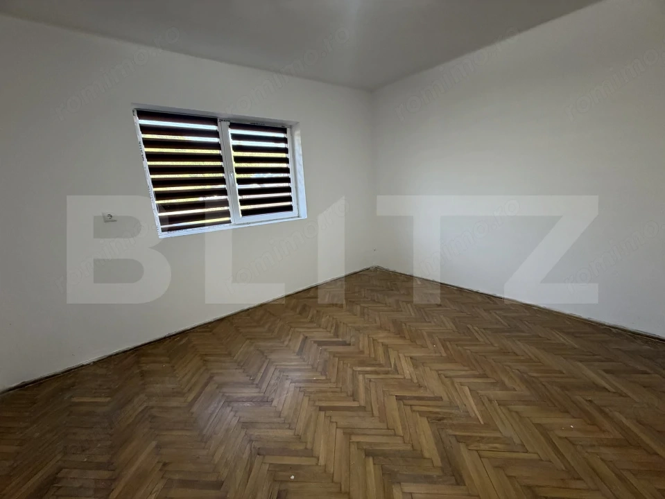 Casa de vanzare 109 mp, teren 13000 mp, zona Ciocman