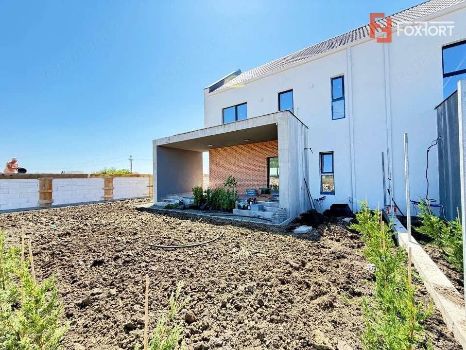 COMISION 0% Triplex cu 4 camere de vanzare in Sacalaz, zona Centrala