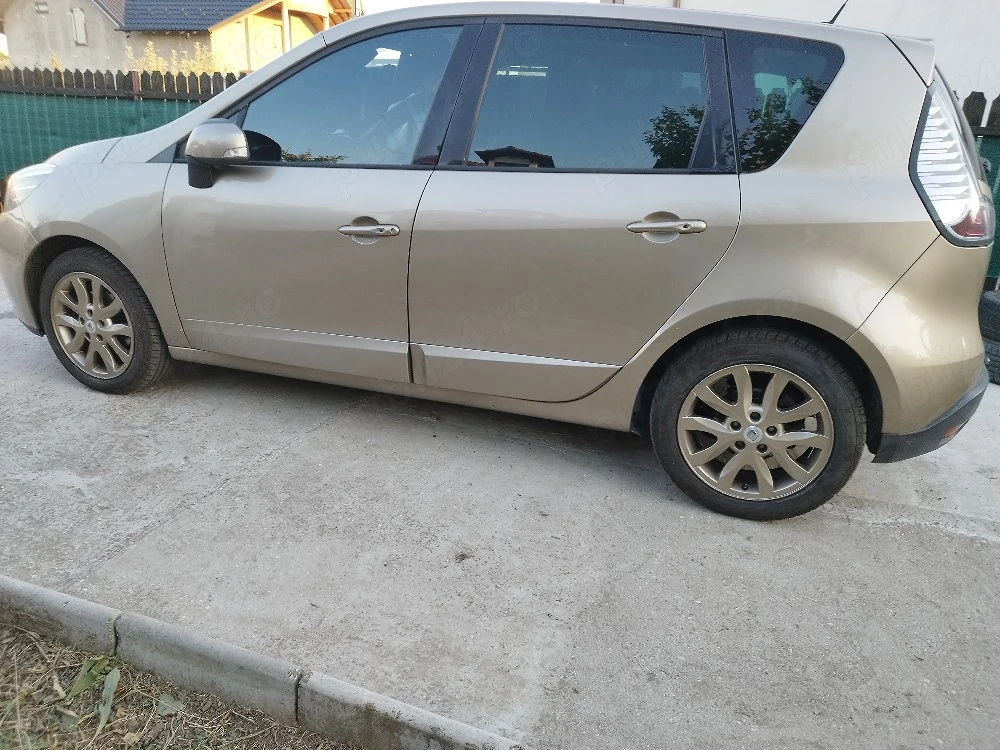 Renault scenic 3 motor benzina de 1200 cm an 2014,km 81000