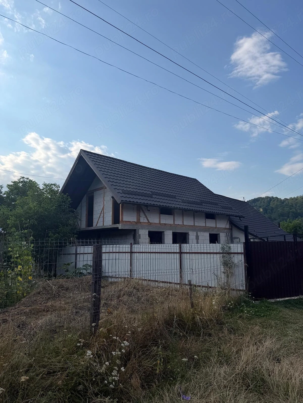 Casa de vânzare 75.000  