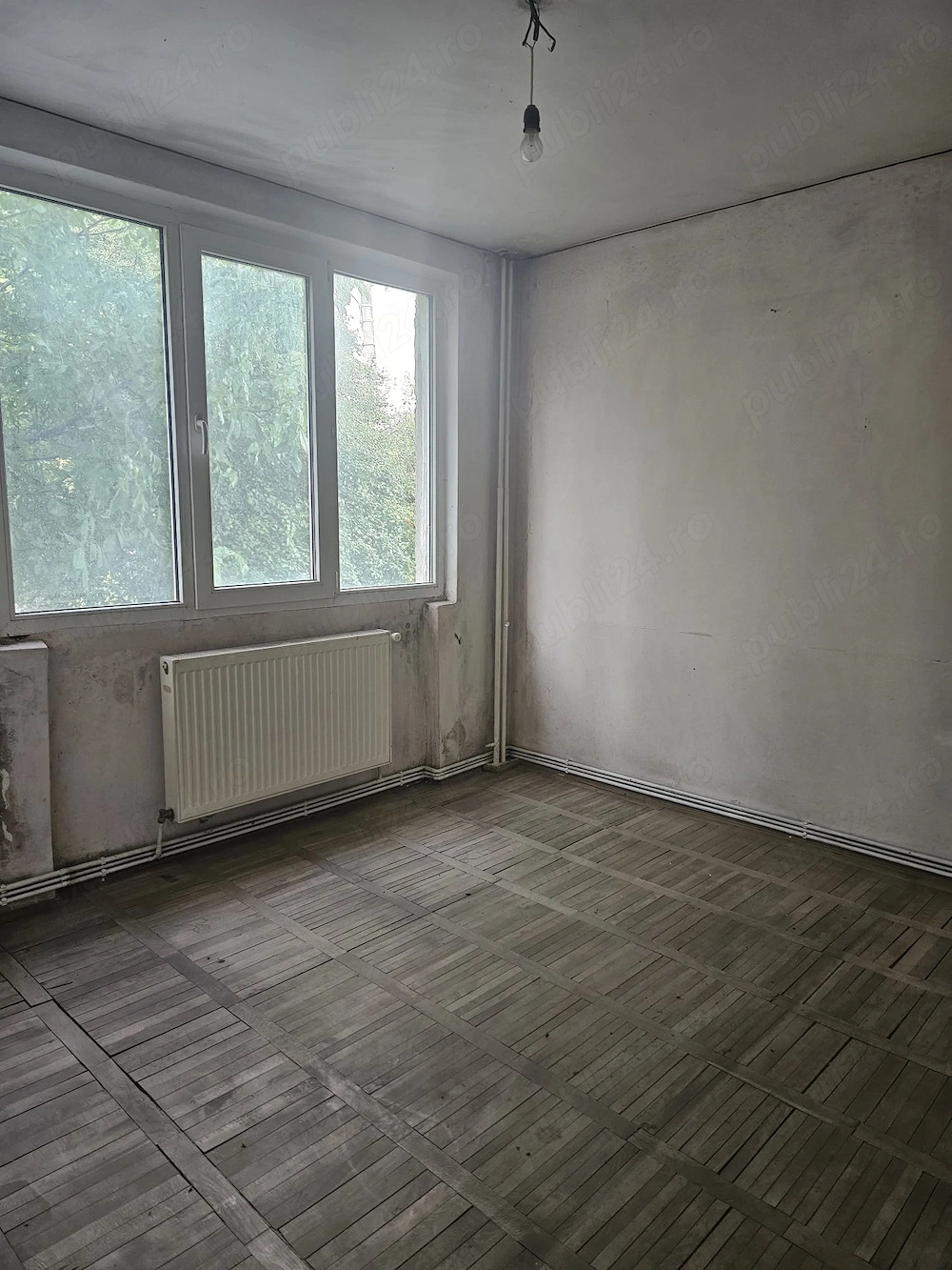De vânzare Apartament 3 camere,etaj 1,zona Ion Creangă