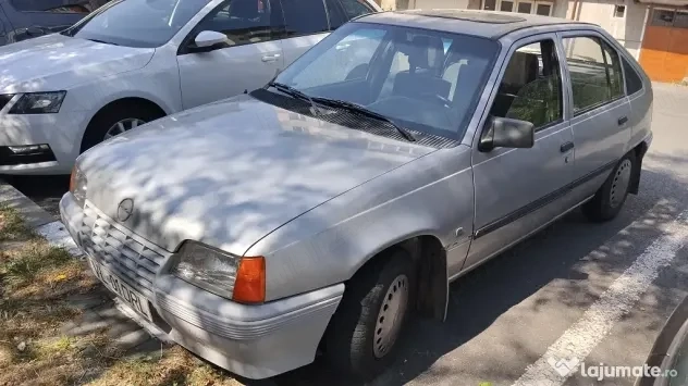 Opel Kadett S 1986 mașină de colecție an de fabricație 1986