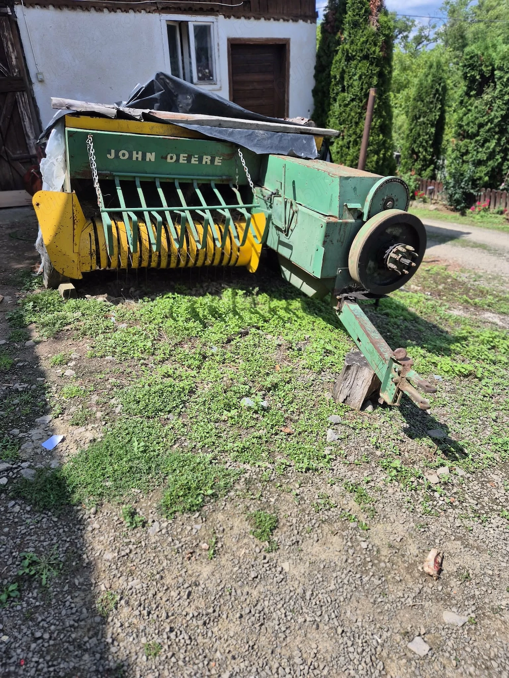 Balotiera John Deere 221 si Grebla pe curele