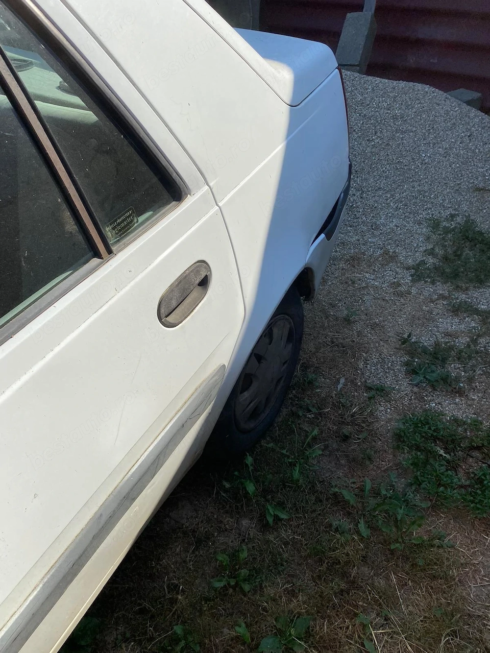 Vând Dacia Solenza