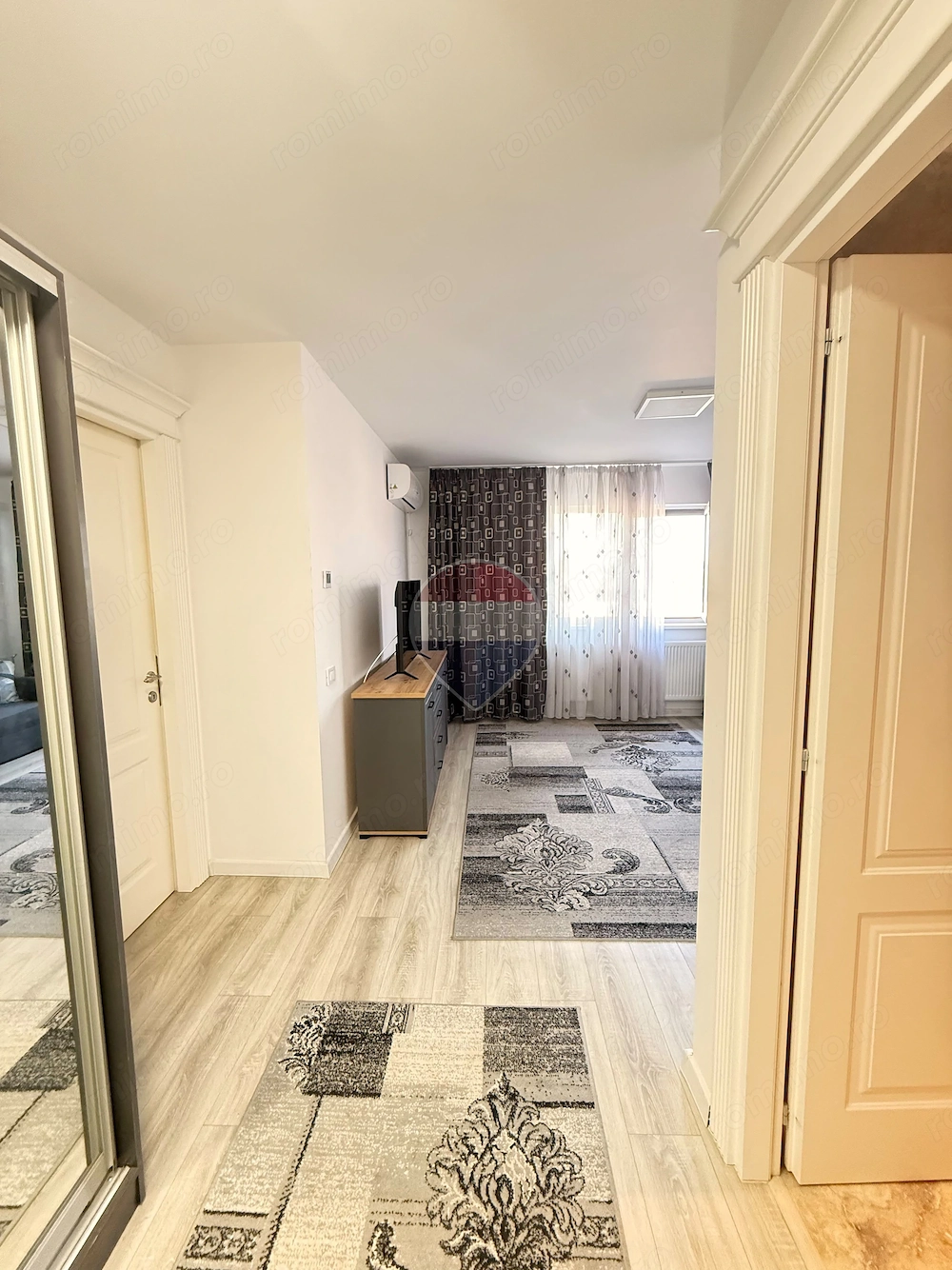 Apartament cu 1 cameră decomandat I POITIERS TOWERS