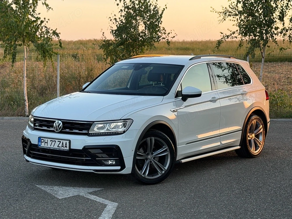 Volkswagen Tiguan R-Line 2020 2.0 TDI 150 cp Manual   Bord digital   Cameră   Distronic   Carlig 