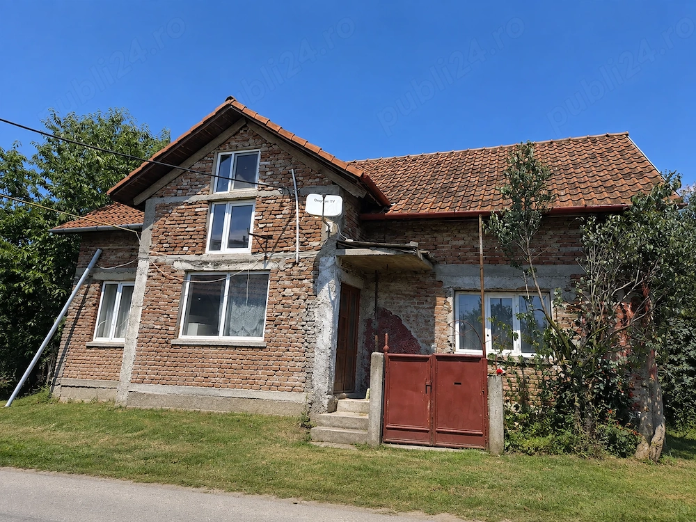 Vand casa (2corpuri) in Santuhalm, Deva