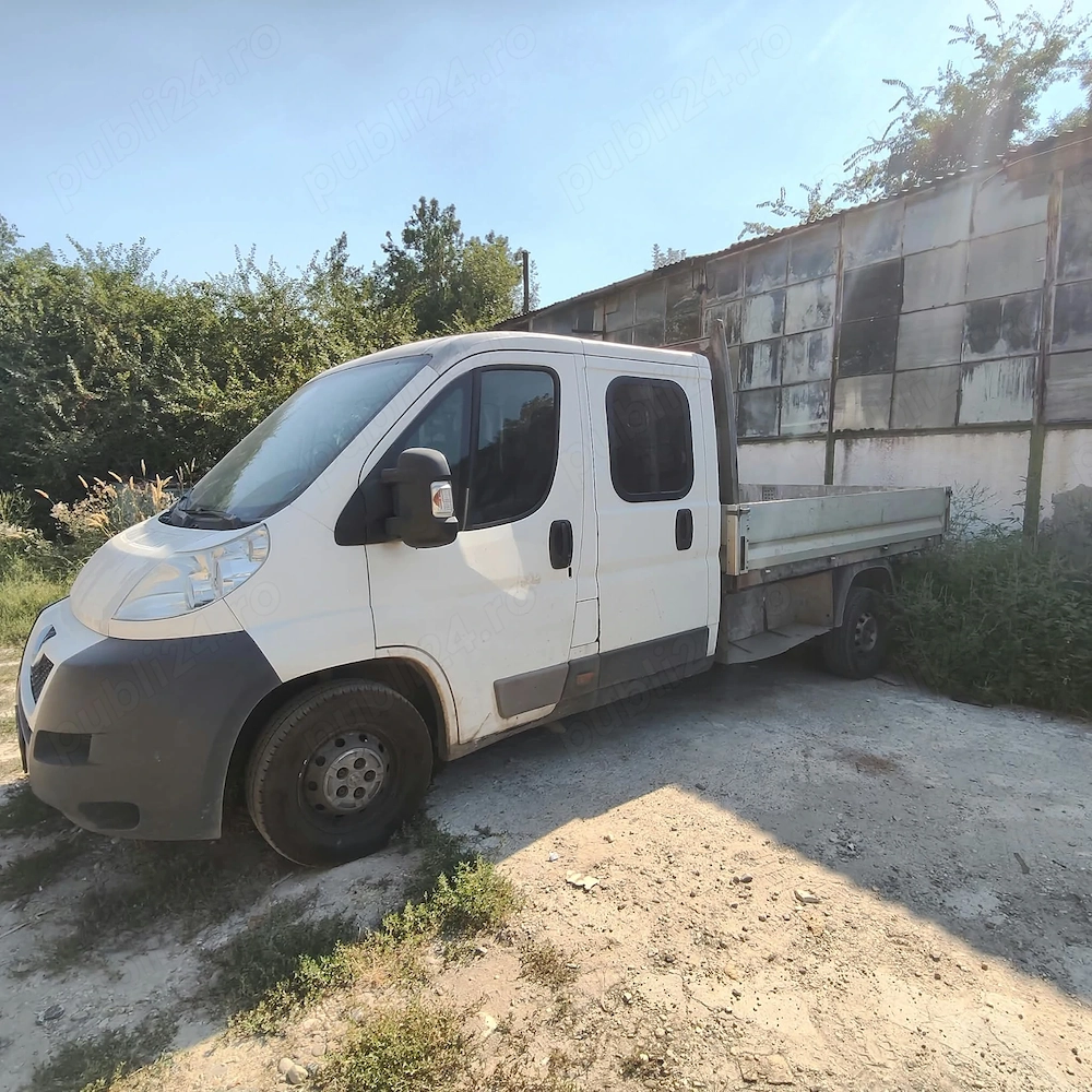 Peugeot Boxer 2012 Cabină Dublă cu Benă, 7 Locuri