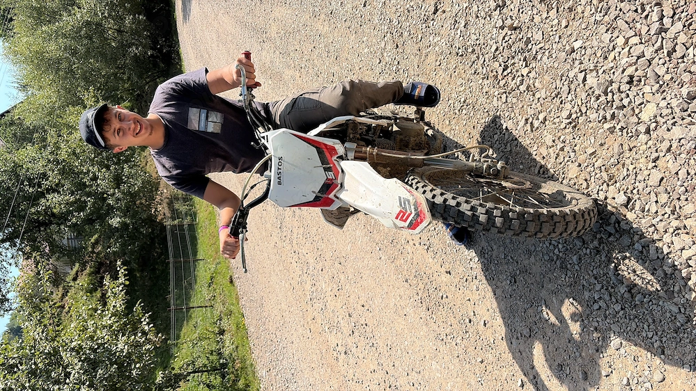 Vând moto cross sau schimb pe un gip