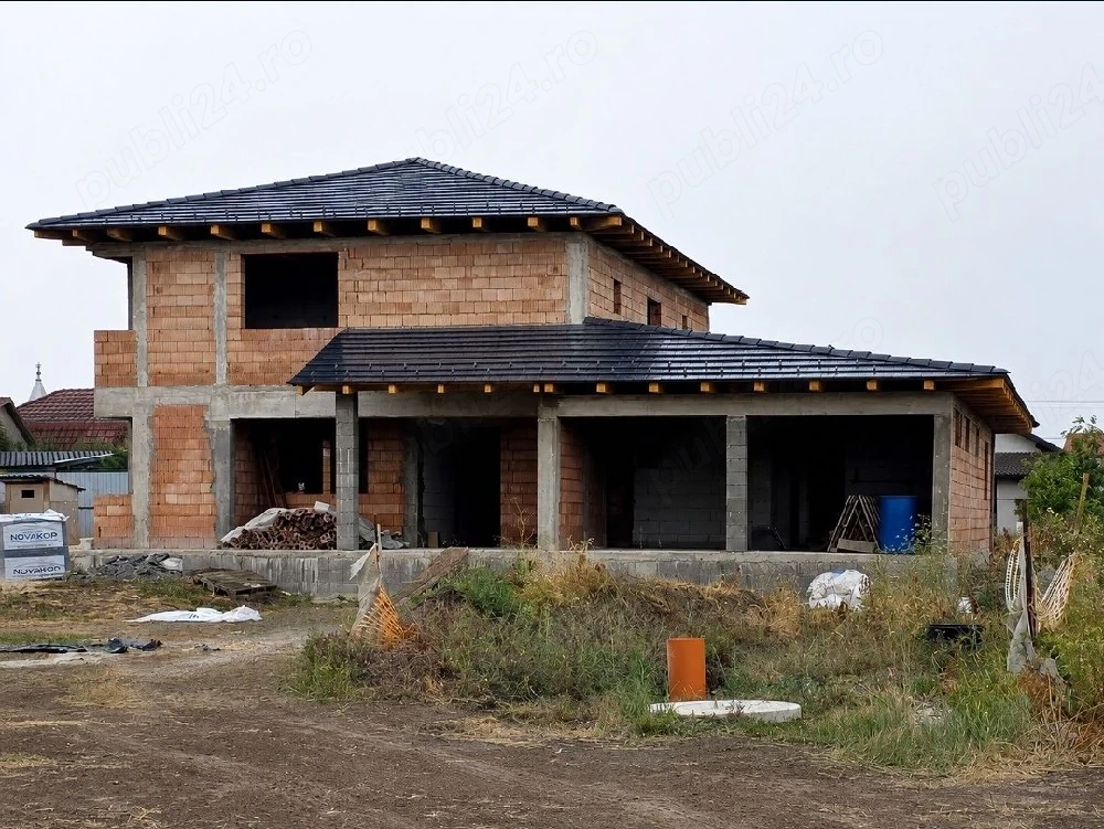 Casă modernă P+1+Subsol, 295 mp utili, 440 mp total, teren 9,6 ari, garaj dublu   Iernut