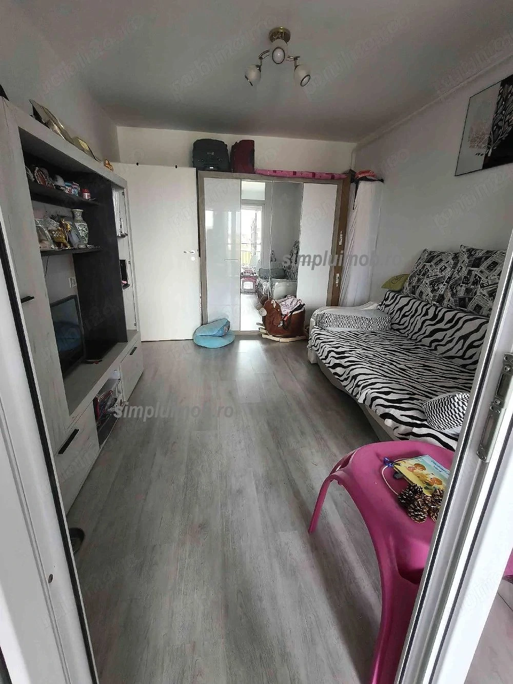 2 Camere Titan + Loc de parcare