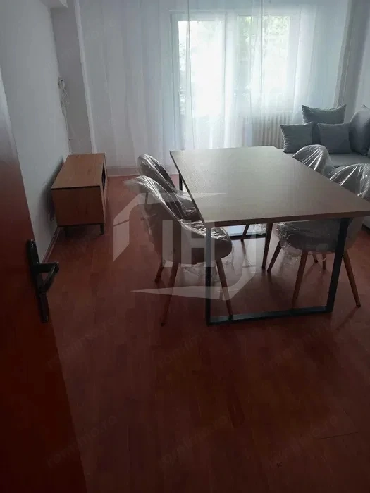 Apartament 3 camere I decomandat I zona Dorobatilor