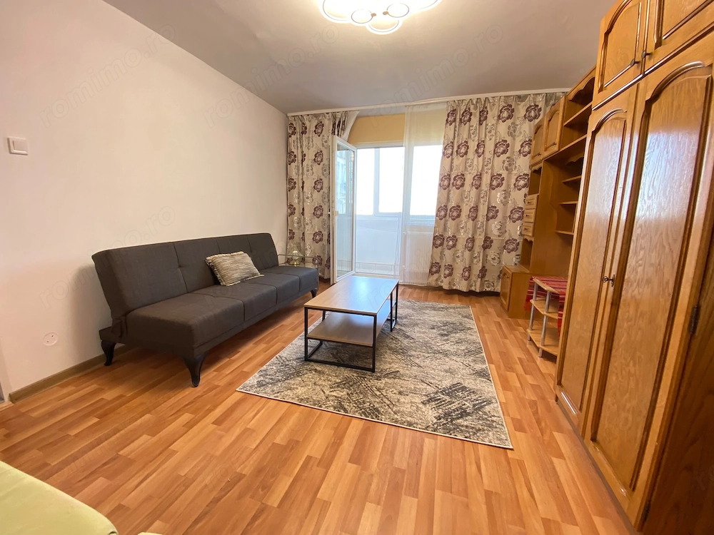 Inchiriez apartament 3 camere Torontalului - Iulius Mall