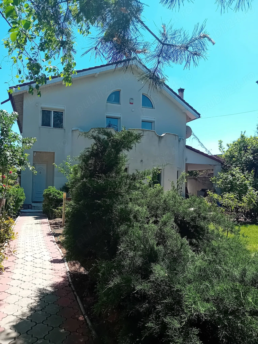 Vilă de închiriat Roșu(Crinului)-Chiajna - pentru Grădiniță, Creșă, Azil de Bătrâni,Muncitori 