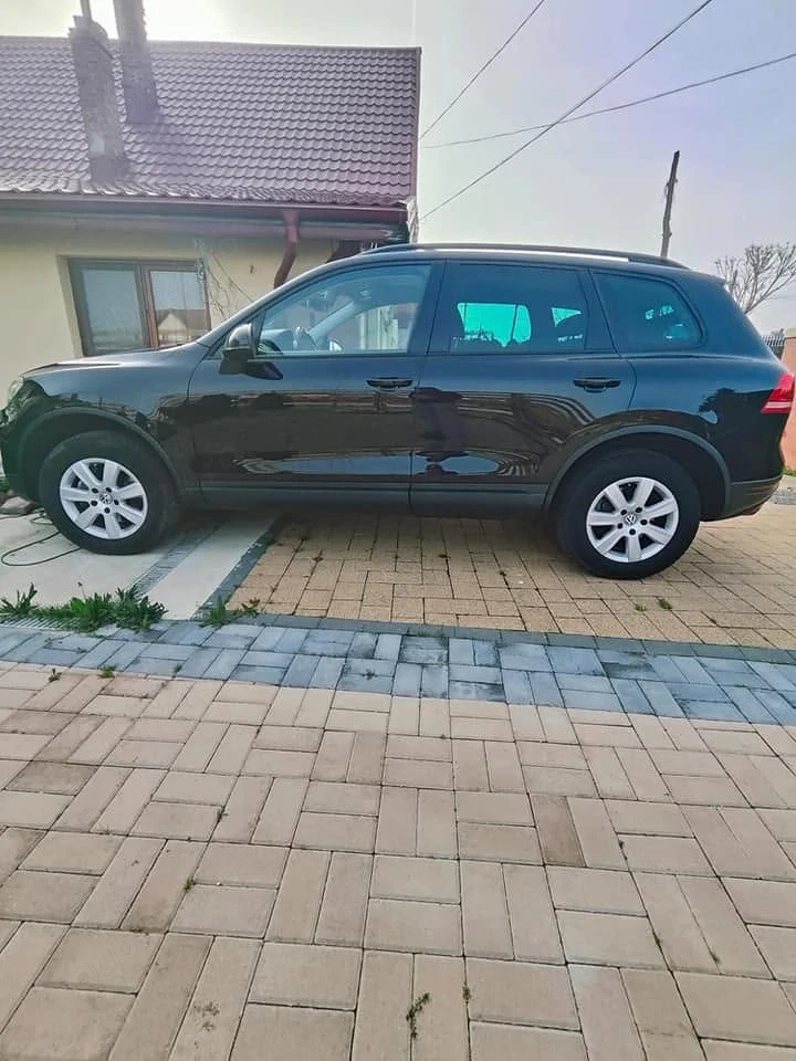 VOLKSWAGEN Touareg