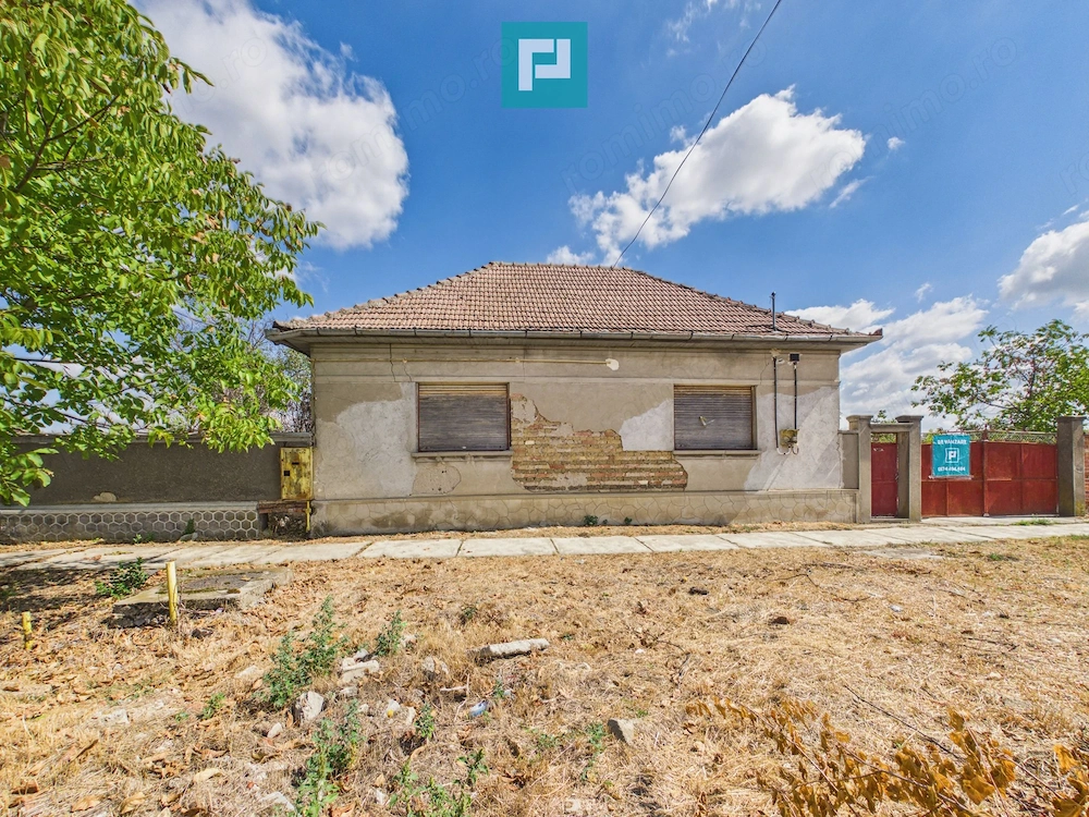 Casă cu potențial și teren 1.440 mp  - Sântana