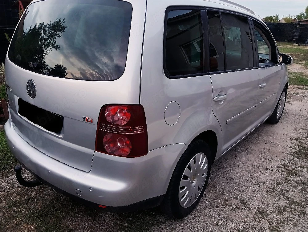 VOLKSWAGEN Touran