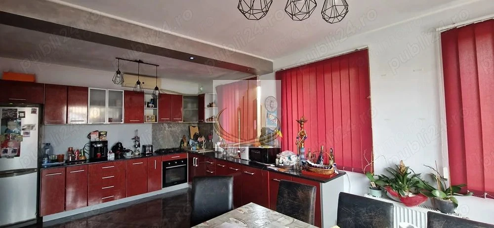 Vilă 6 camere | Piscină 6 m | 500 mp Teren | Fotovoltaice|Sacalaz