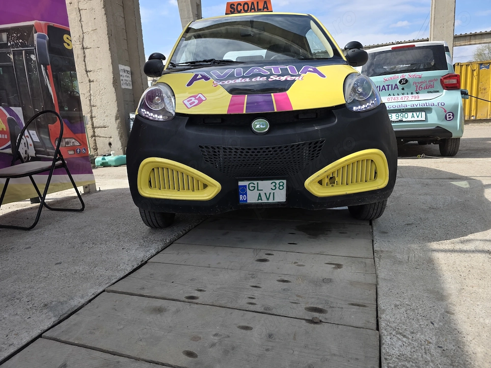 Masina Categoria B1 16 ani electrica 120km autonomie