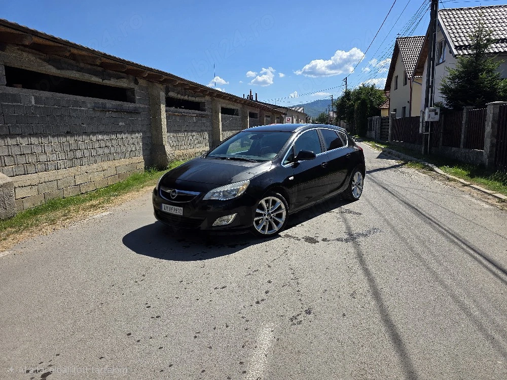 Opel Astra J din 2011