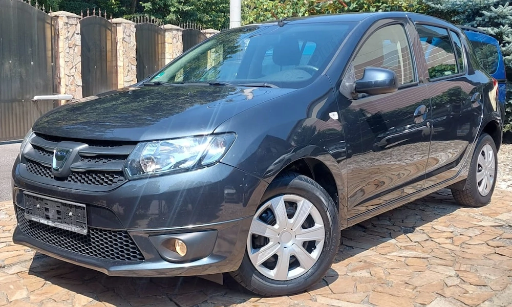 sandero GPL de fabrica , 900 cm , 90cai ,rate