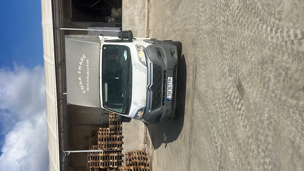 Vand camioneta cu prelata