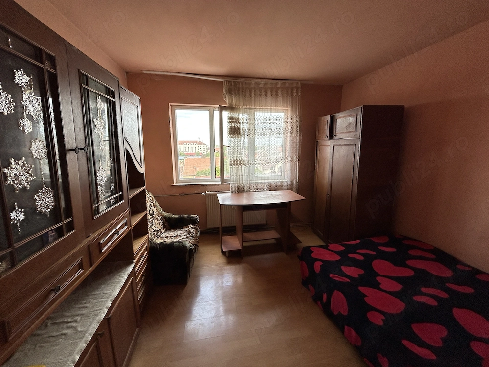 Vand gars.conf.2, st.33 mp.,in Gradiste,str.Comunarzilor,et.4 din 4, bloc in curs reabiliatre termic