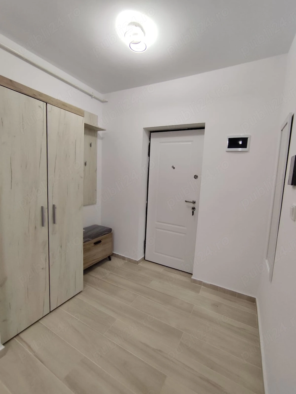 De închiriat apartament 2 camere 