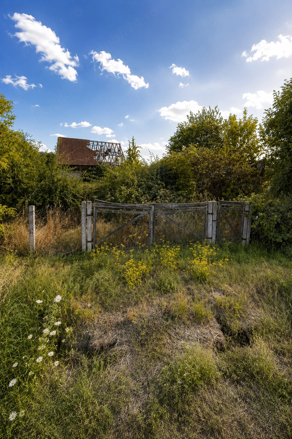 Loc de casă  Teren intravilan
