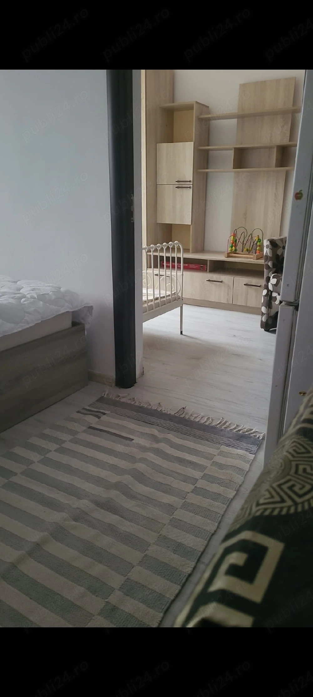 închiriez apartament