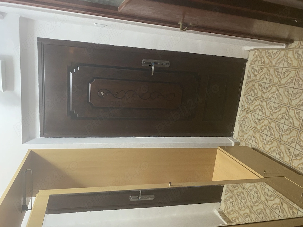 Închiriez garsonieră bloc upet zona caraiman