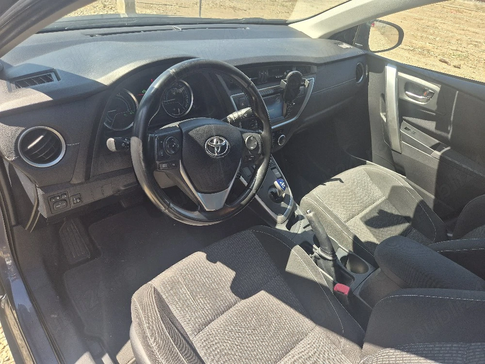 Vând Toyota Auris Touring Sports Hybrid, 1.8 benzina 136 cp Hybrid, facelift, fabricație 08 2014.