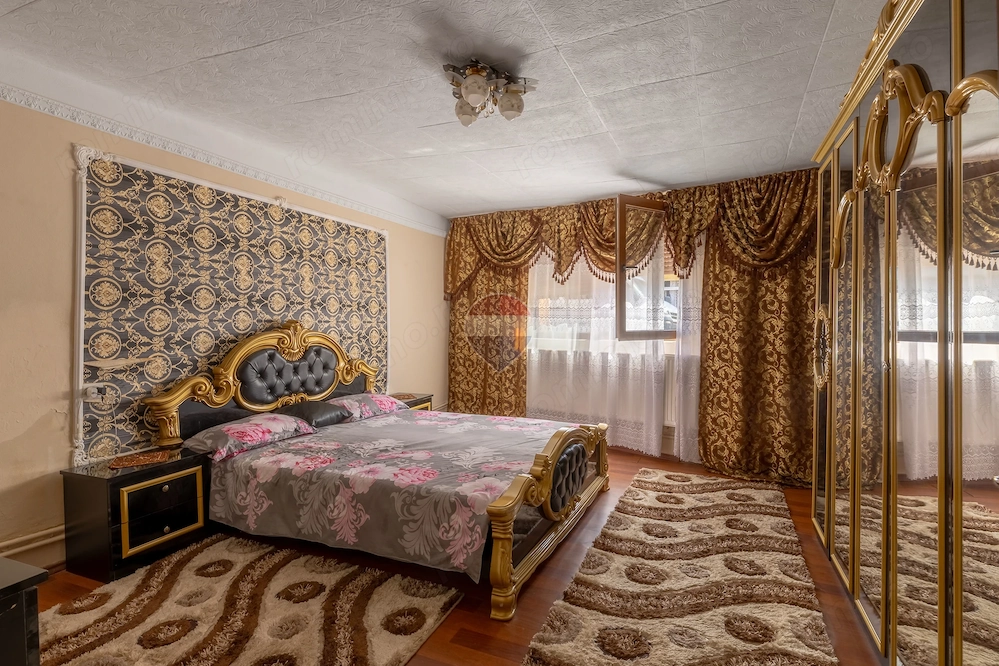 Casă de închiriat cu 4 camere în Pârneava – mobilată și utilată