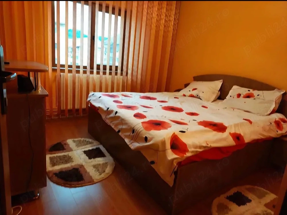 vând apartament 