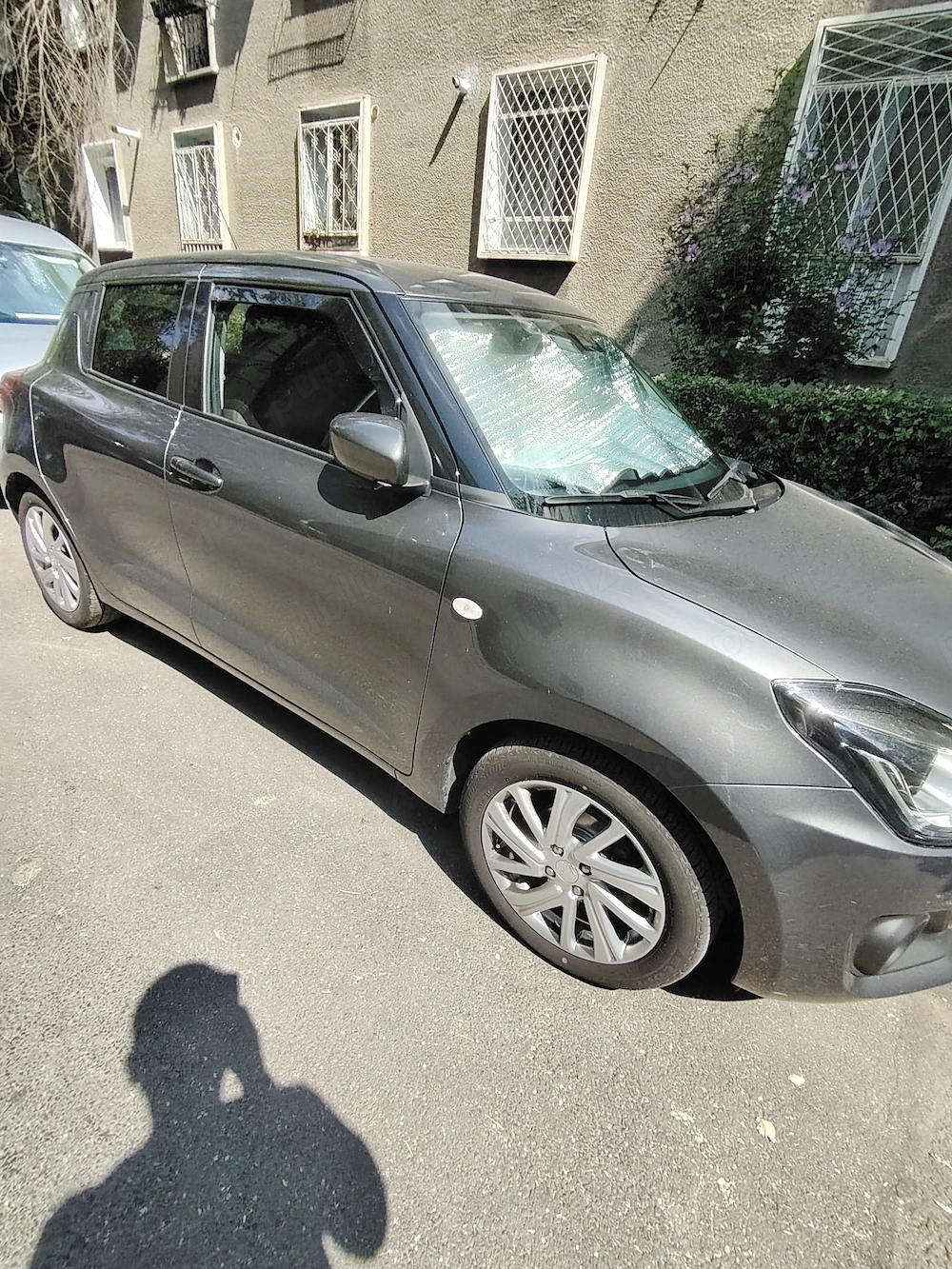 Vând Suzuki Swift 2023