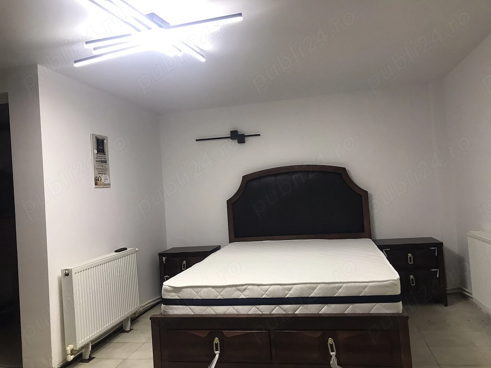Închiriez garsoniera Mamaia bulevard Mamaia vila safira vizavi de hotel Vega tot nou in ea , foarte 