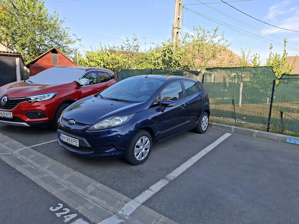 -Vând Ford Fiesta din anul 2011 cu 118.000 km-