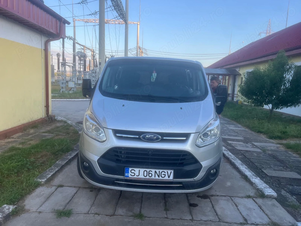 Vând Ford transit custom