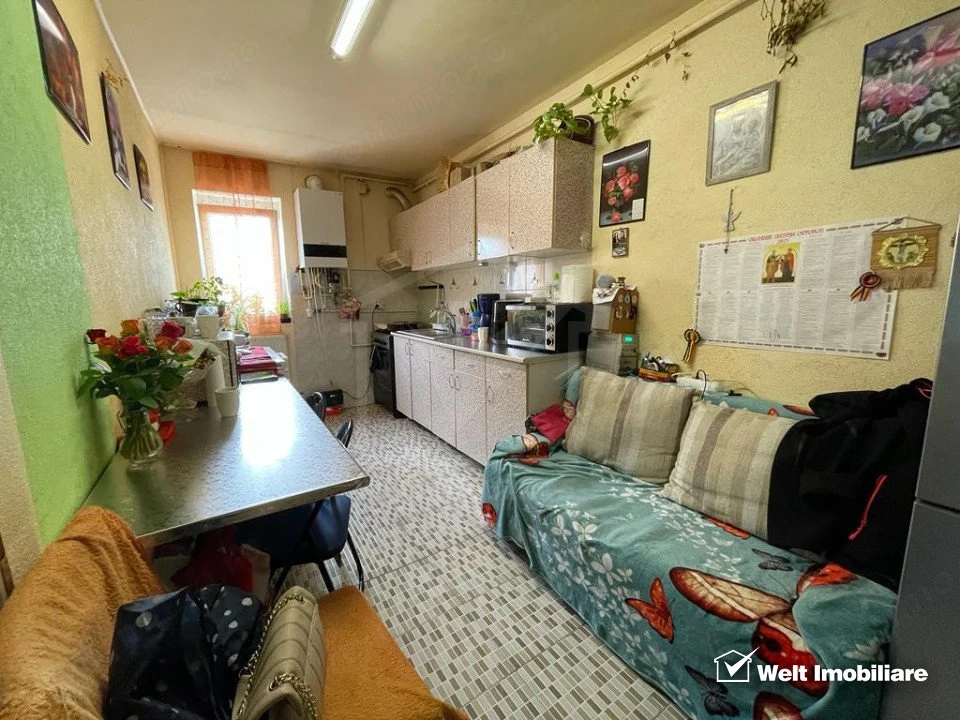 Apartament 2 camere, decomandat, parcare exterioara, cartier Iris