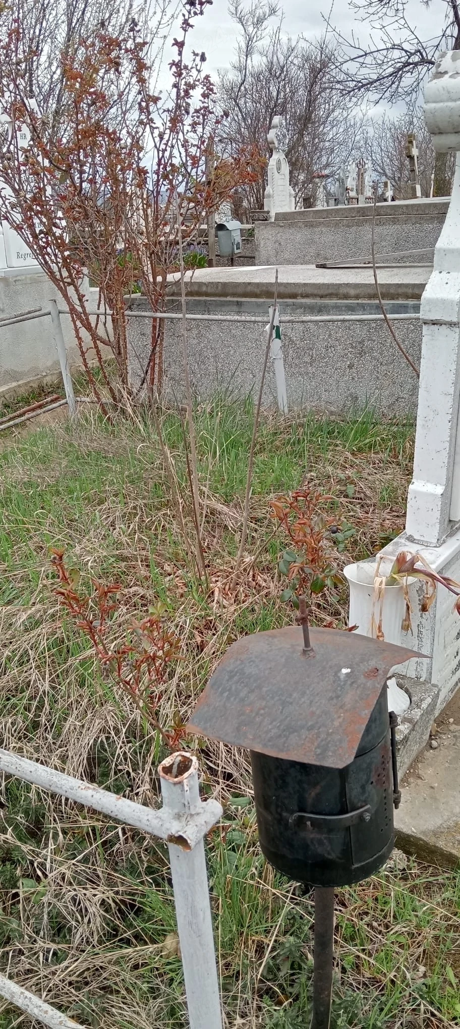 locuri de veci in cimitirul prundu
