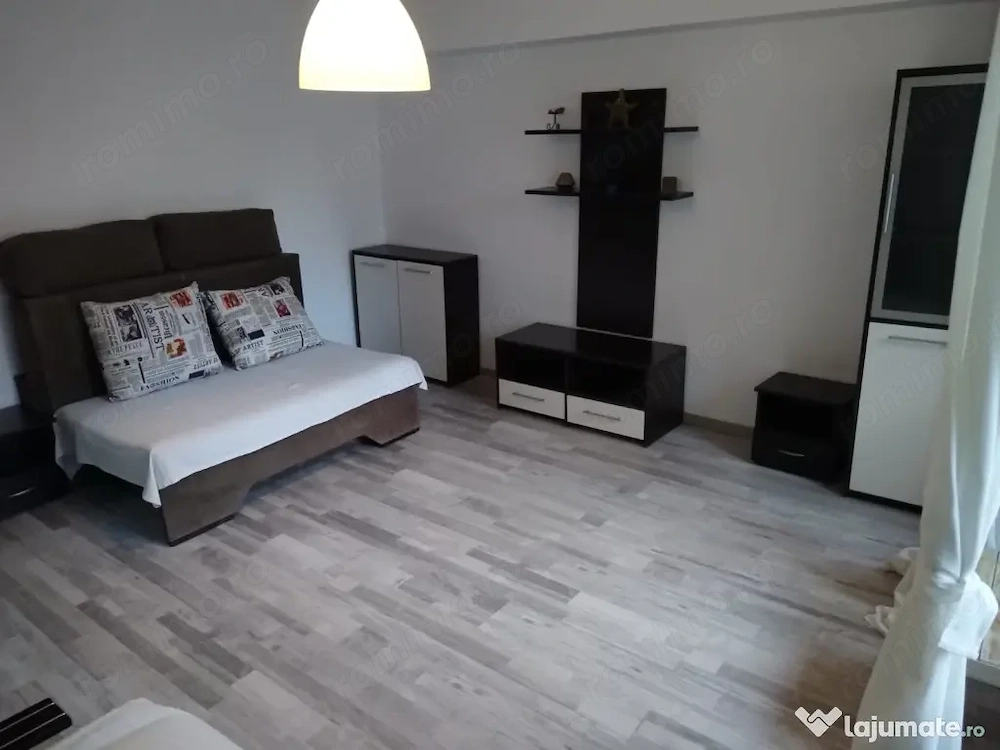 Închiriez garsonieră 32 mp decomandata Mega Mall