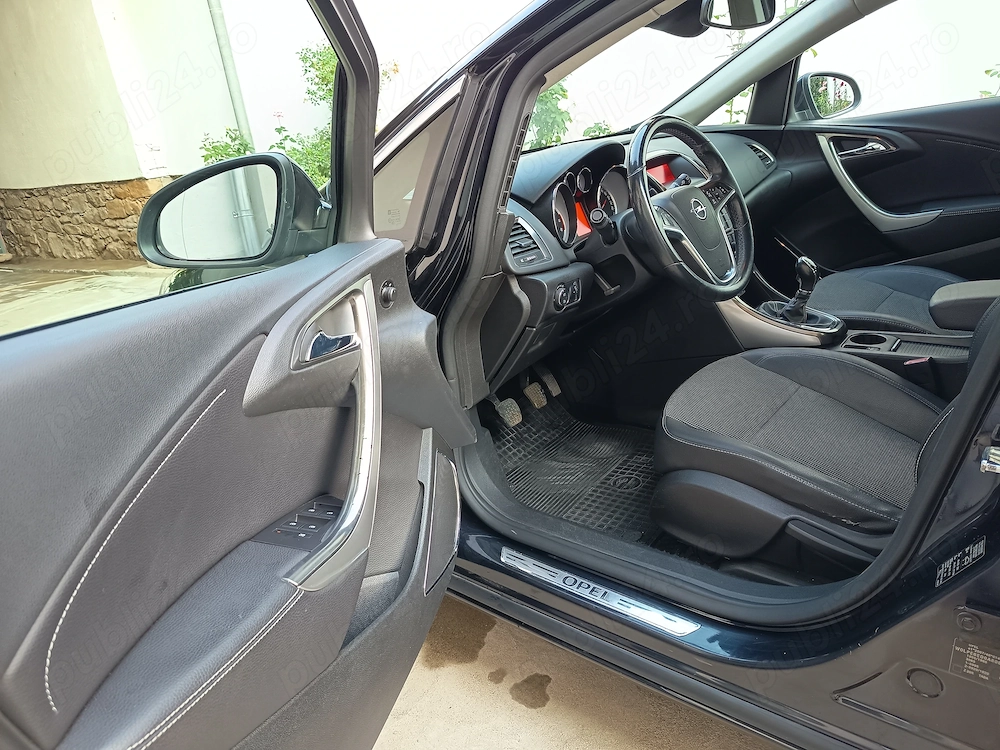 Opel Astra j 2010 benzină 1. 6